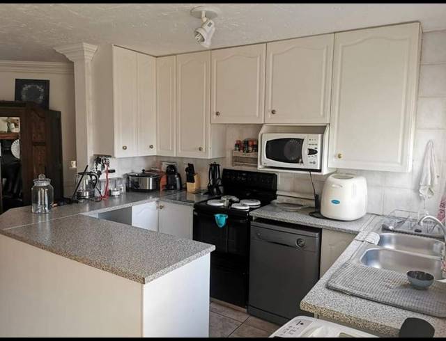 3 BEDROOM TOWNHOUSE FOR SALE IN SOUTH CREST